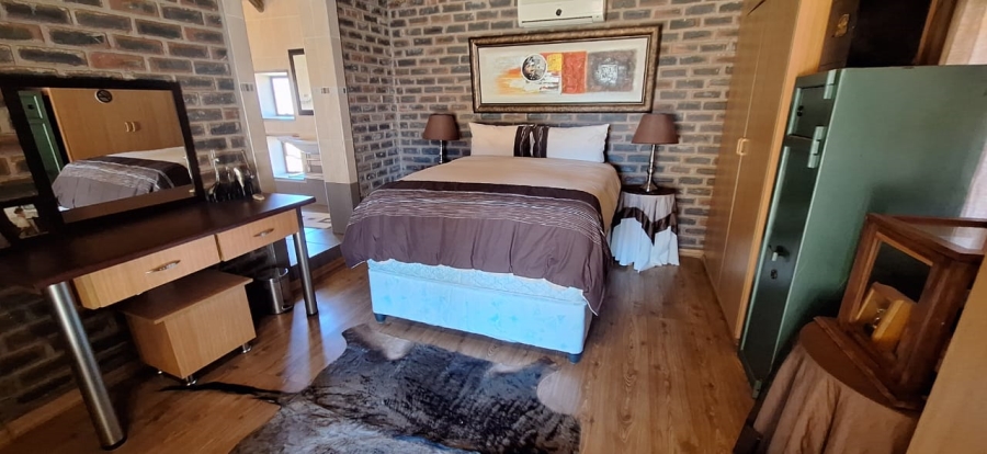 6 Bedroom Property for Sale in Zeerust North West